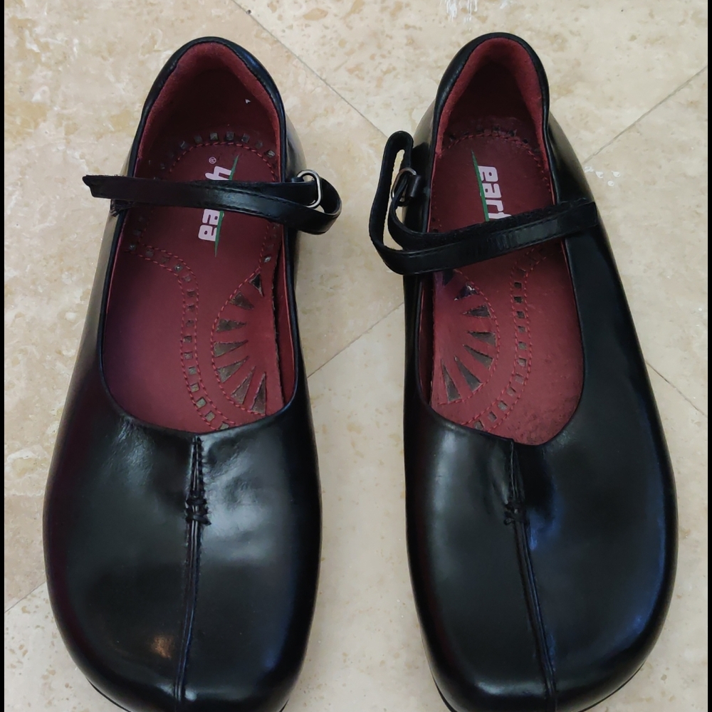 Earth Leather Loafer NEW